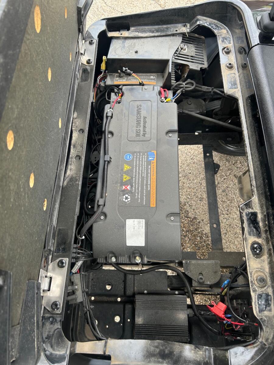 2018 EZ-GO RXV •Elite Lithium battery cart - Image 3