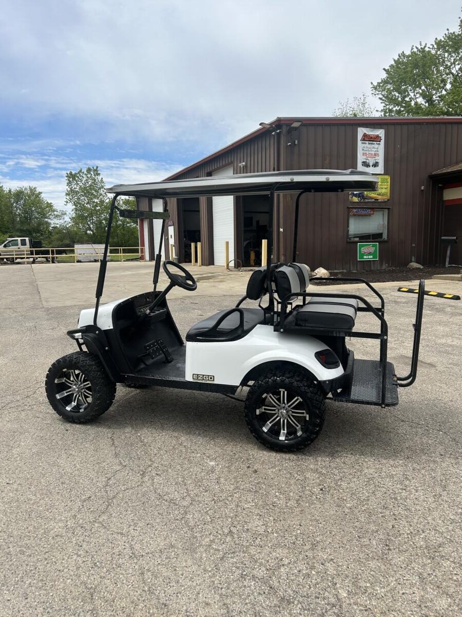 2019 EZ-GO Express S4 48 volt Cart - Image 3
