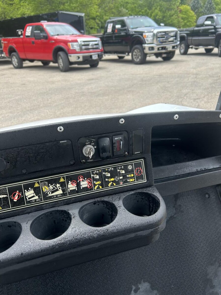 2019 EZ-GO Express S4 48 volt Cart - Image 8