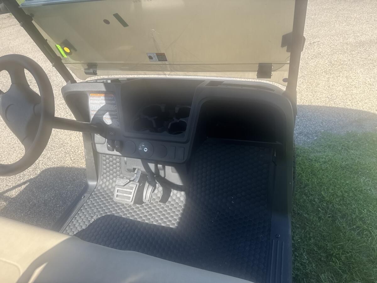 New 2025 Ez-Go Valor 4 Gas Cart - Image 6