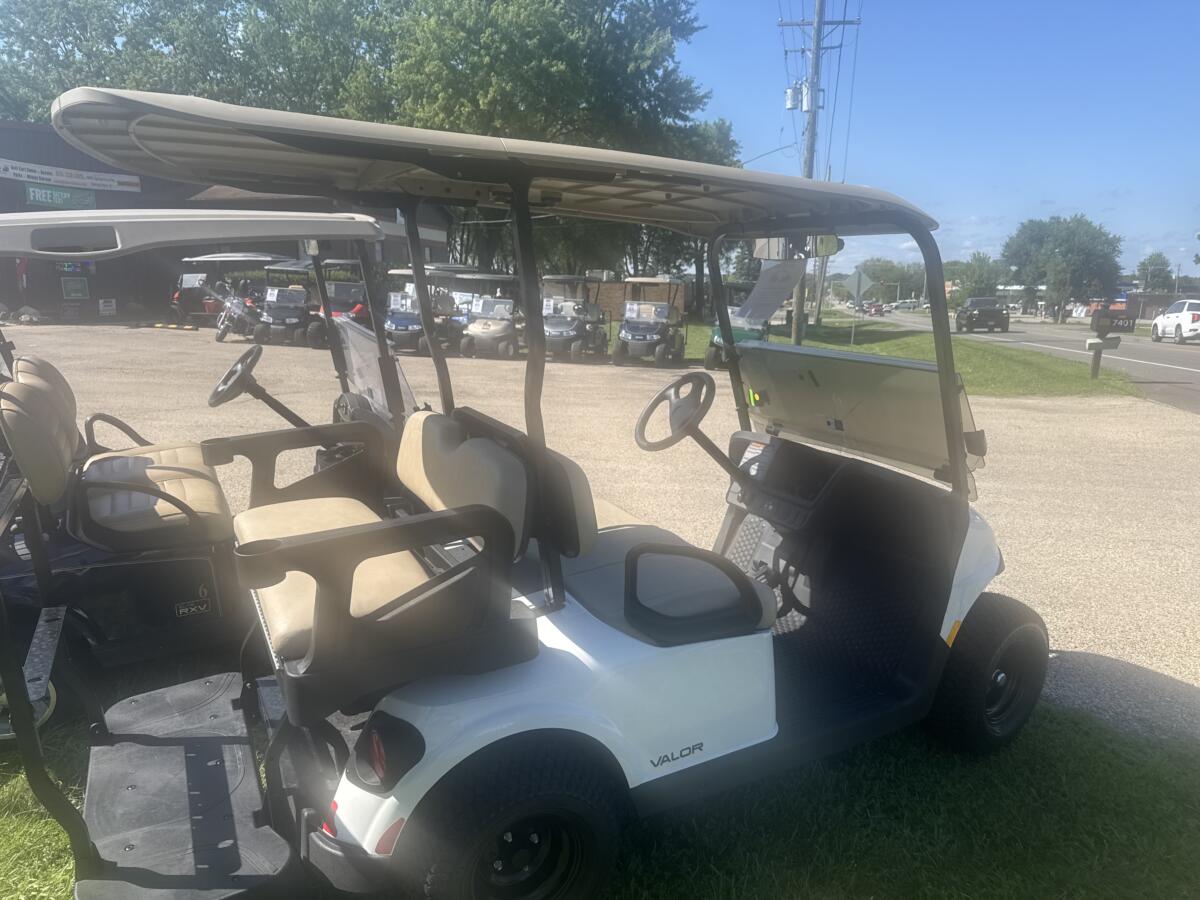New 2025 Ez-Go Valor 4 Gas Cart - Image 4