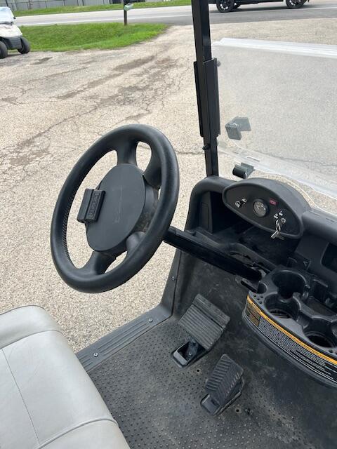 2021 EZ-GO EX1 Gas Cart - Image 8