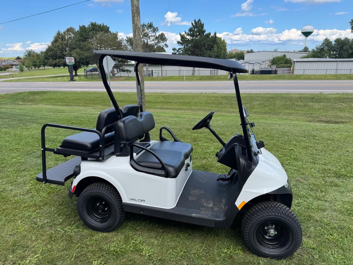 2025 EZ-GO Valor Gas – Cruiser Package