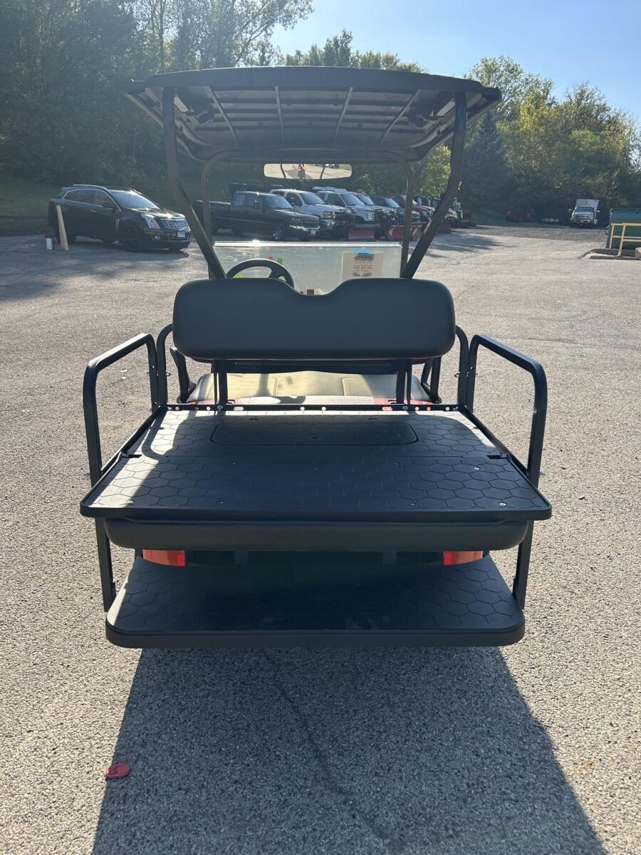 For Sale: 2025 EZ-GO Valor Gas – Cruiser Package - Image 9
