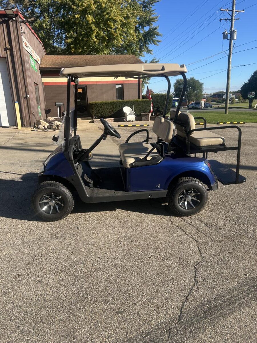2021 EZ-GO RXV Gas